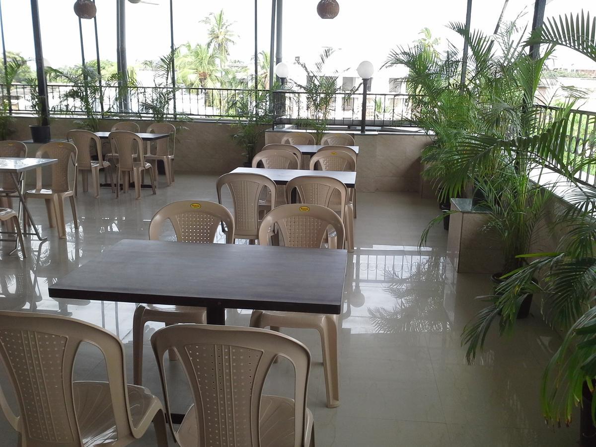 Galaxy Vaibhav Hotel Vasai Bagian luar foto