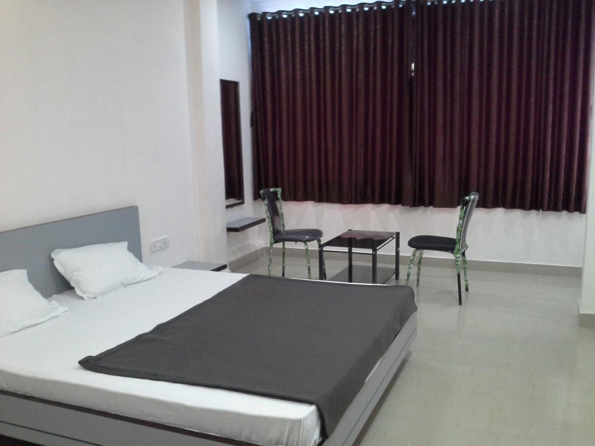 Galaxy Vaibhav Hotel Vasai Bagian luar foto
