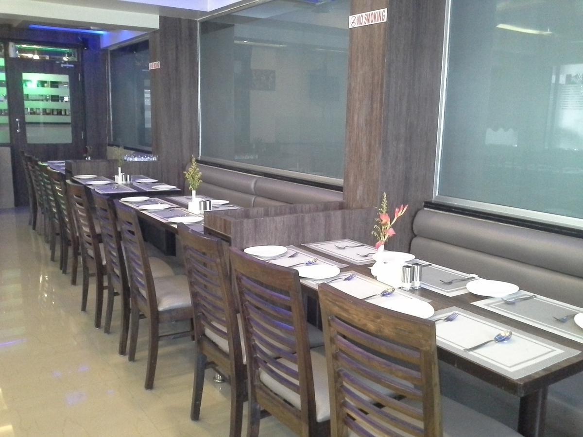 Galaxy Vaibhav Hotel Vasai Bagian luar foto