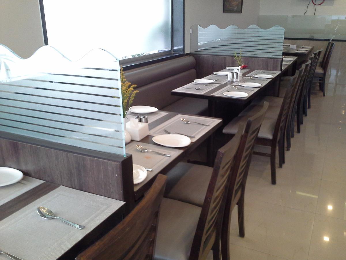 Galaxy Vaibhav Hotel Vasai Bagian luar foto